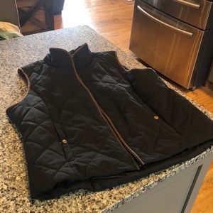 Xxl bass black with brown trim diamond stitch vest